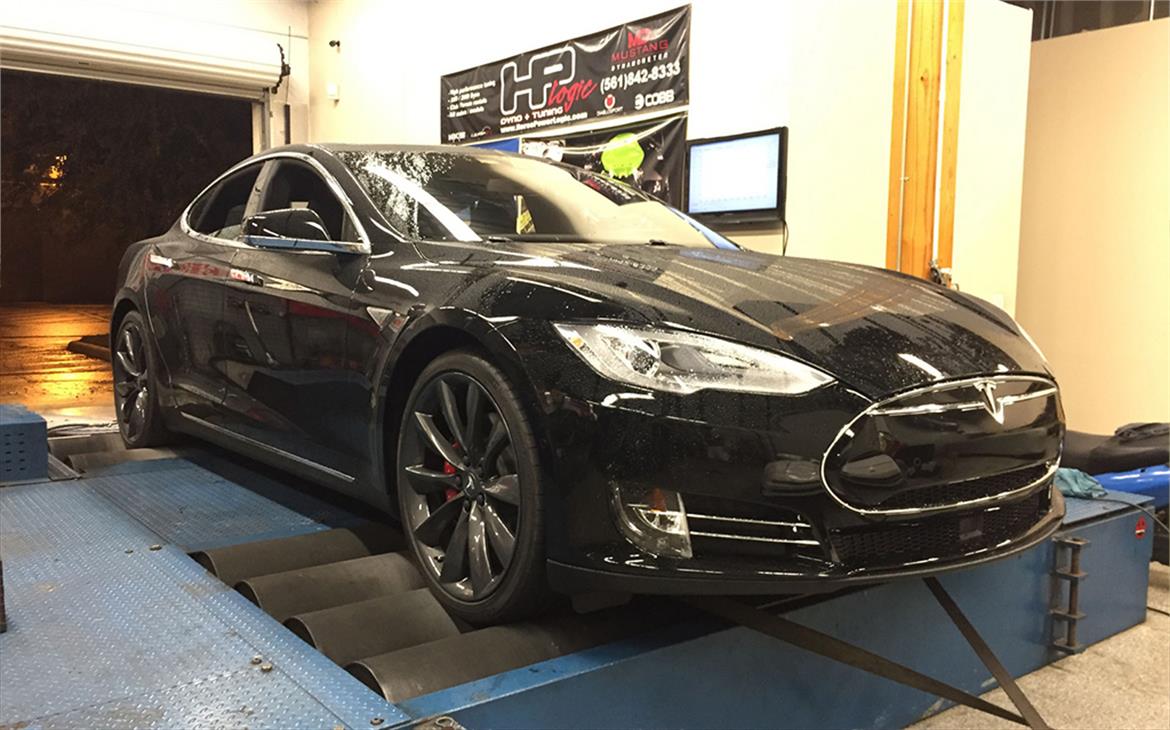 Tesla’s 691HP Model S P85D Absolutely Trounces Last Year’s P85 In Drag Race
