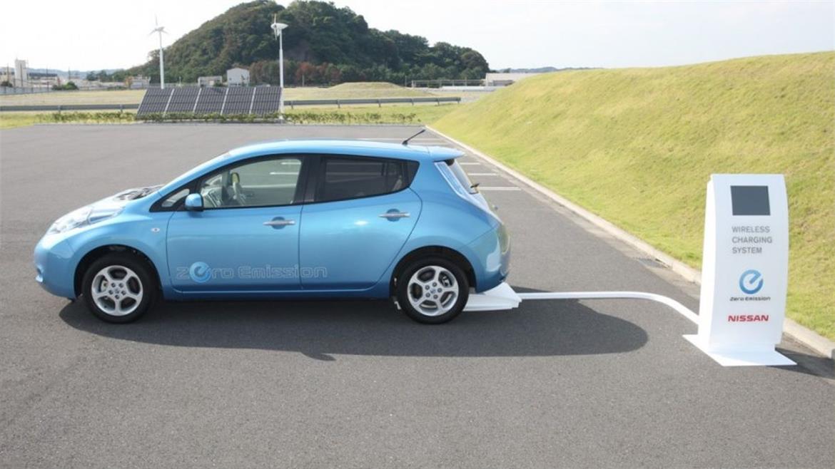 UK To Trial Wireless Tech That Charges Electric Vehicles As You Drive Along Motorways