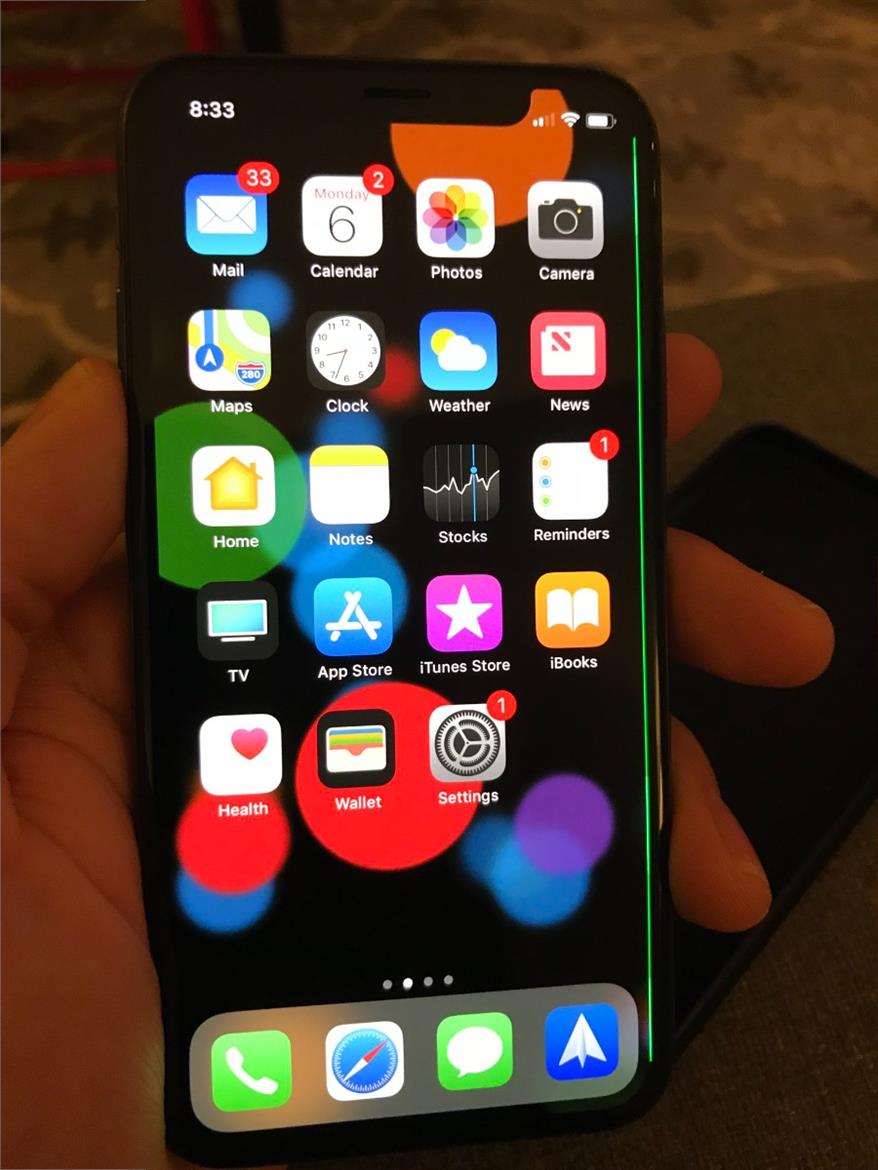 iPhone X OLED Display Woes Continue With Reports Of Green Line Of Death Defect
