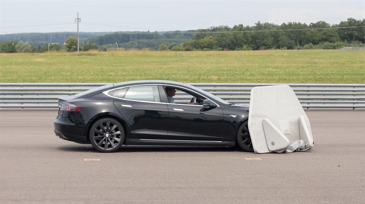 Questionable Model S Autopilot Braking Test Failure Has Tesla Crying Foul