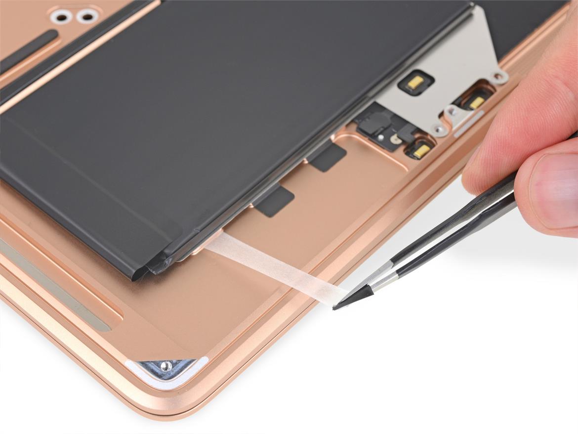 2018 MacBook Air Teardown Reveals Repair-Friendly Battery Placement