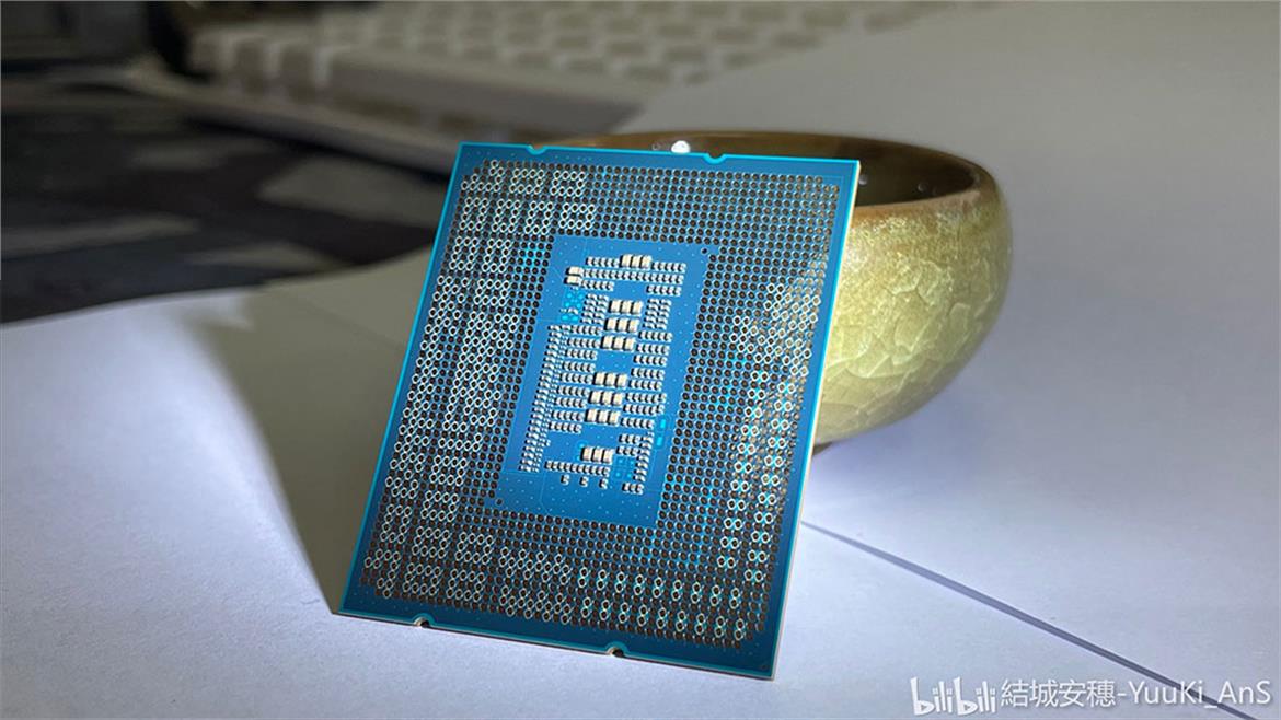 Intel Core i9-12900K Engineering Sample Poses For Detailed Closeup Shots