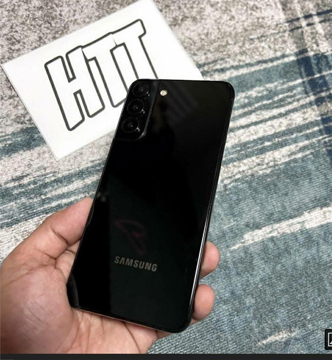 Samsung Galaxy S22 Flaunts Glossy Design And Camera Upgrade In Leaked Photo