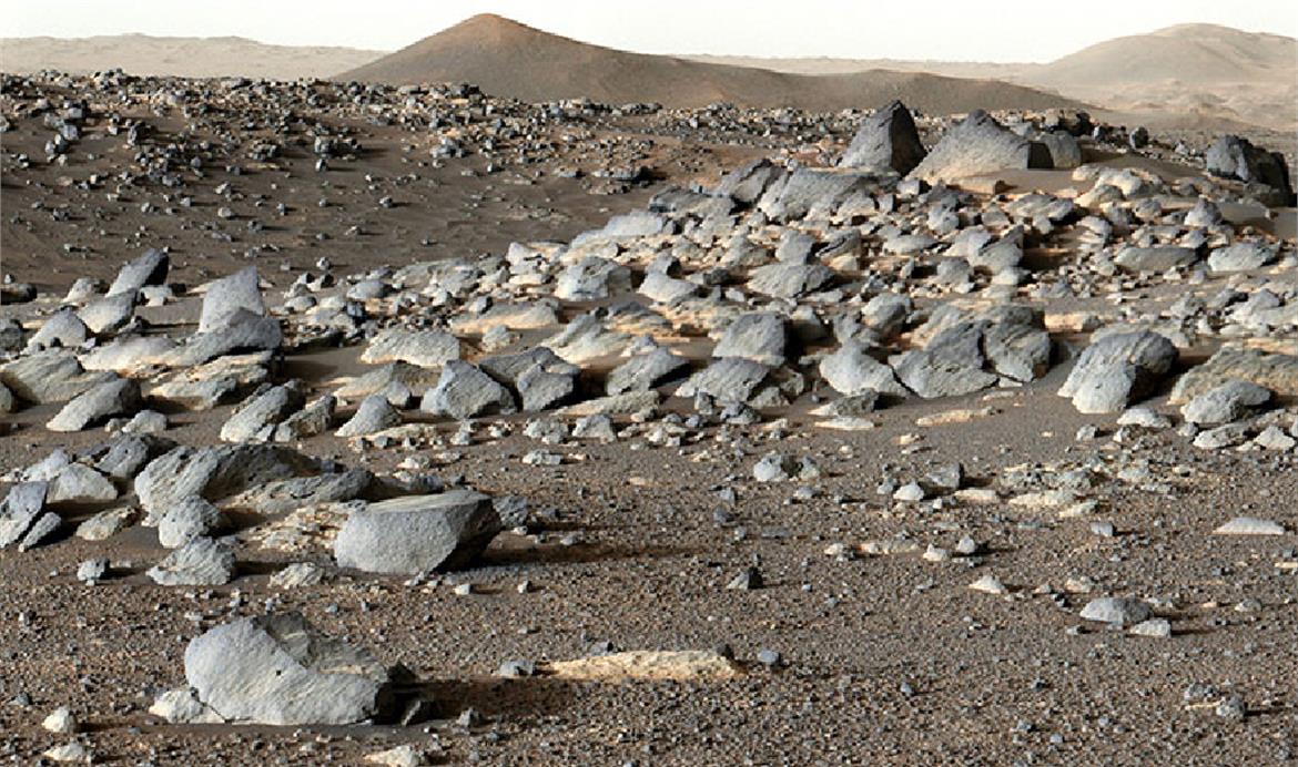 NASA’s Mars Rover Snags Incredible Panorama And Core Samples In Search of Life