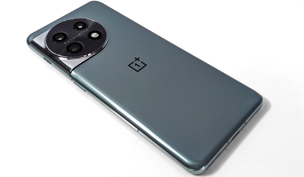 Here's The OnePlus 11, A Beautiful Flagship Android Phone With Its Buds Pro 2 Companion
